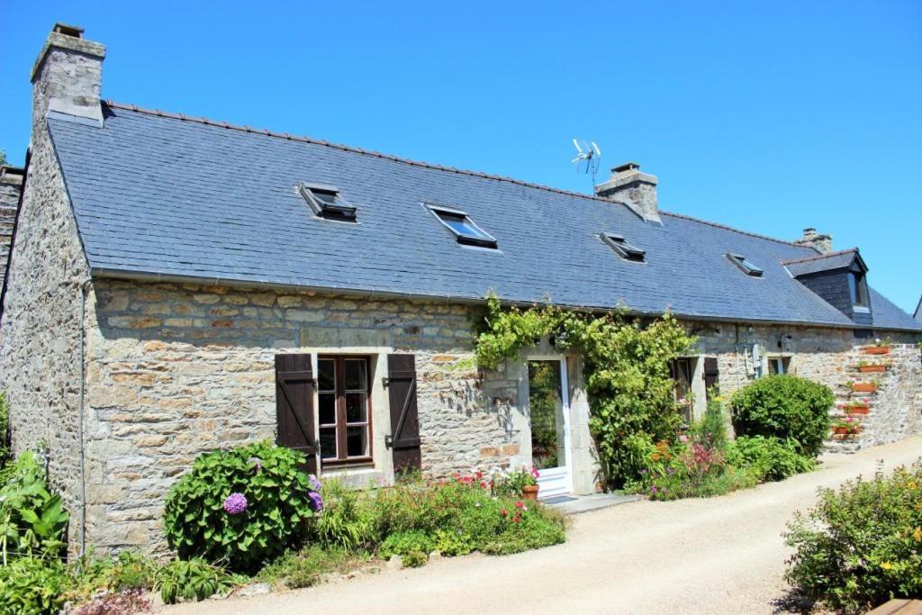 Sue'S Cottages Pleuven Exterior foto